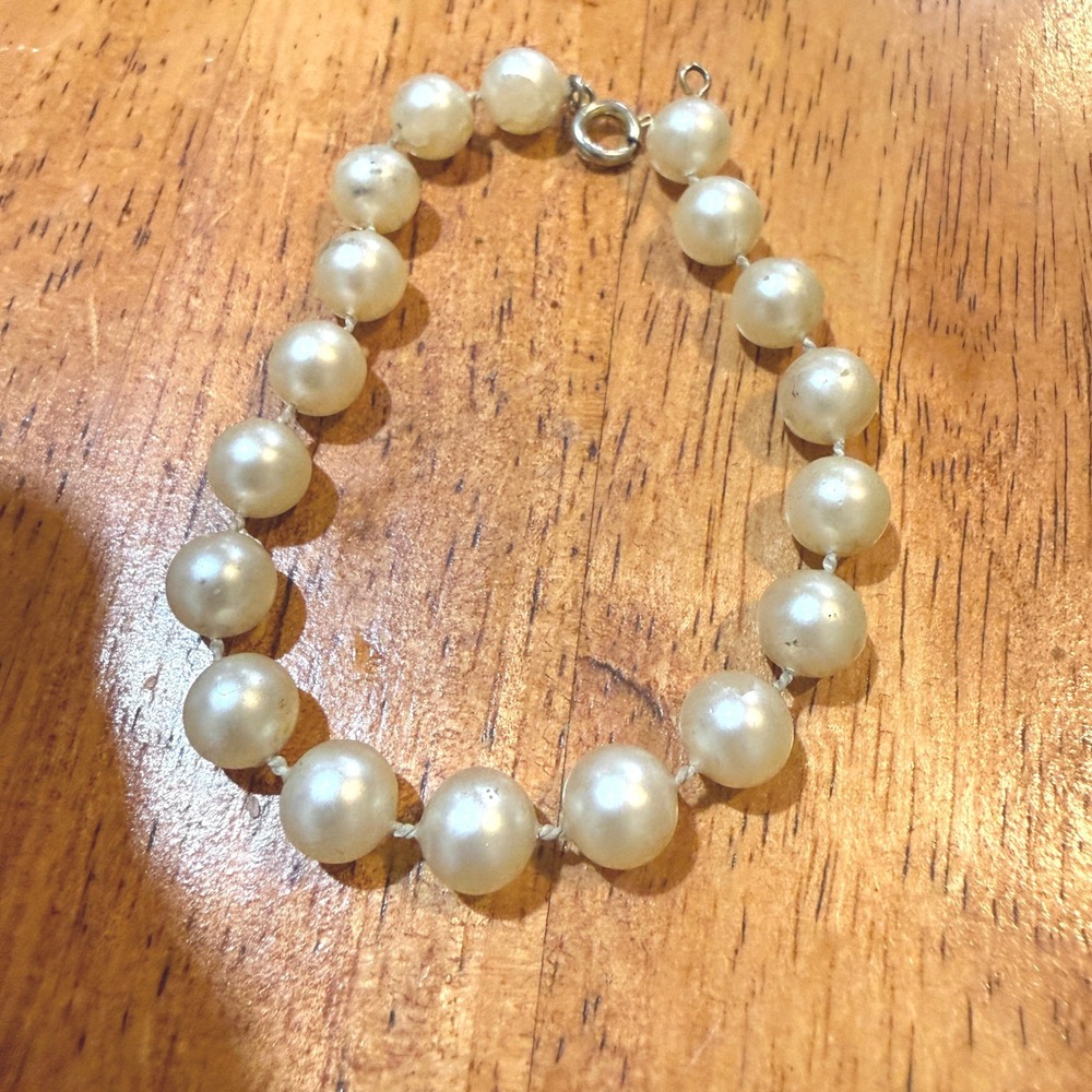 Vintage Faux Pearl Knotted Bracelet Cream Round Beads Spring Ring Clasp 7.5 In
